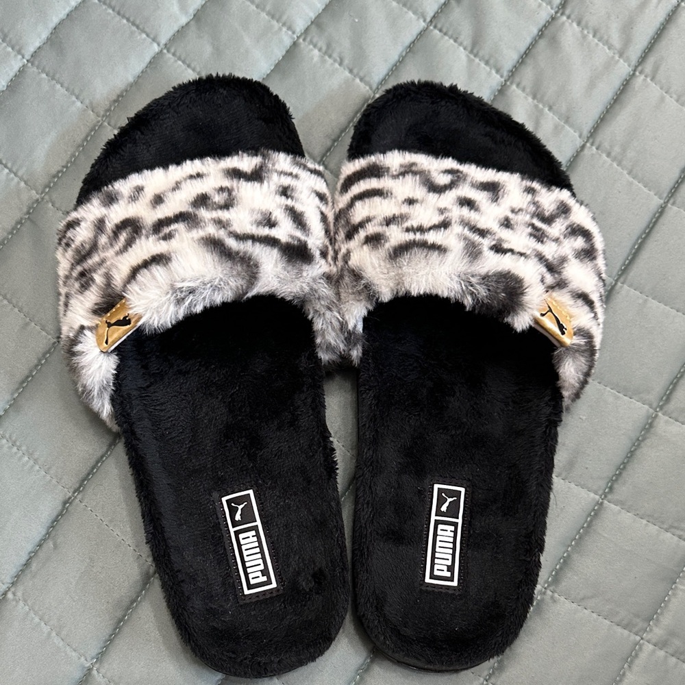 Puma Furry Black and White Women's Slippers